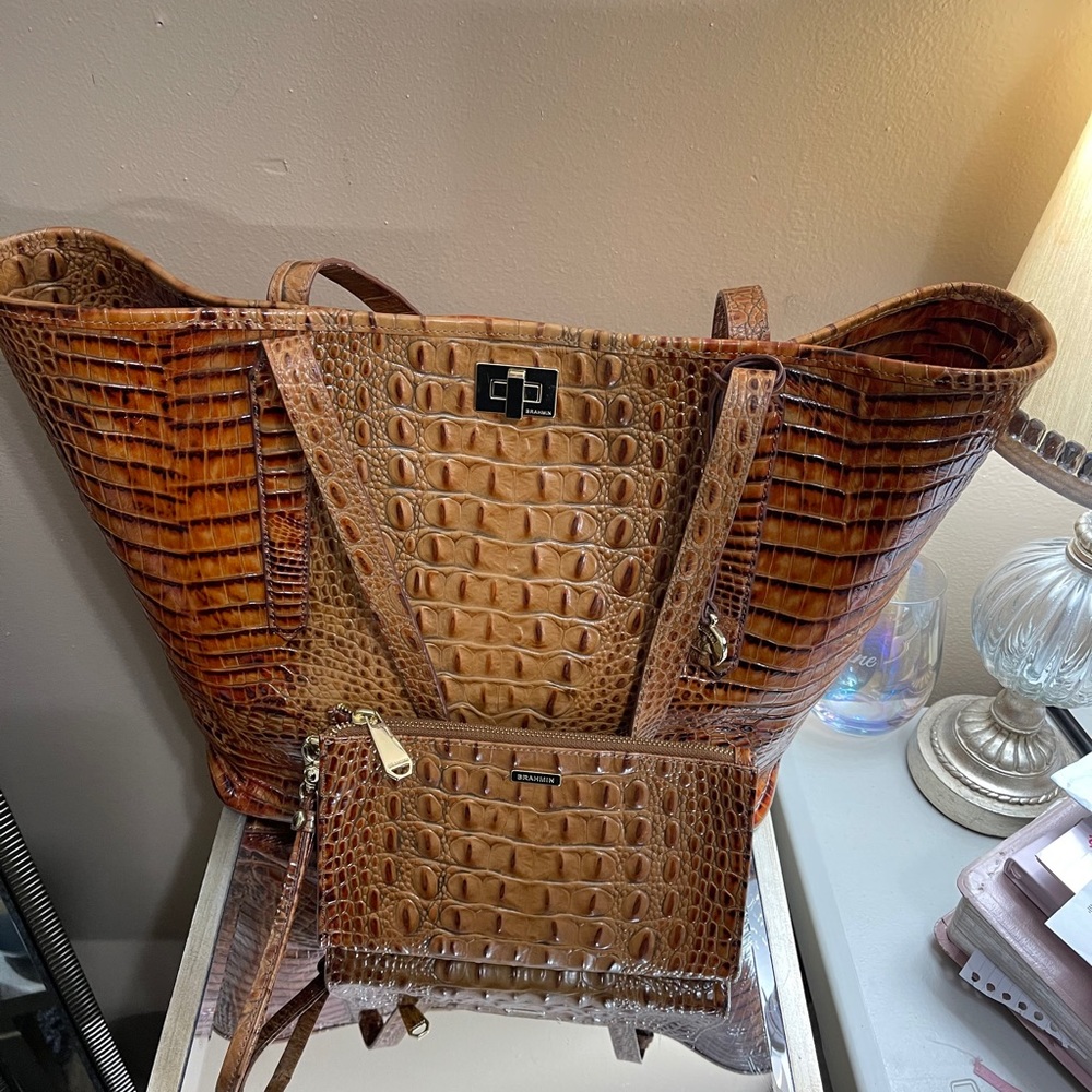 ‼️sold‼️Brahmin Annika xl tote in toasted almond
